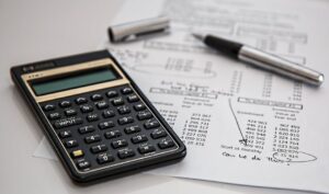 kalkulator-obliczenia-ubezpieczenia-finanse-funkcje-rachunkowosci