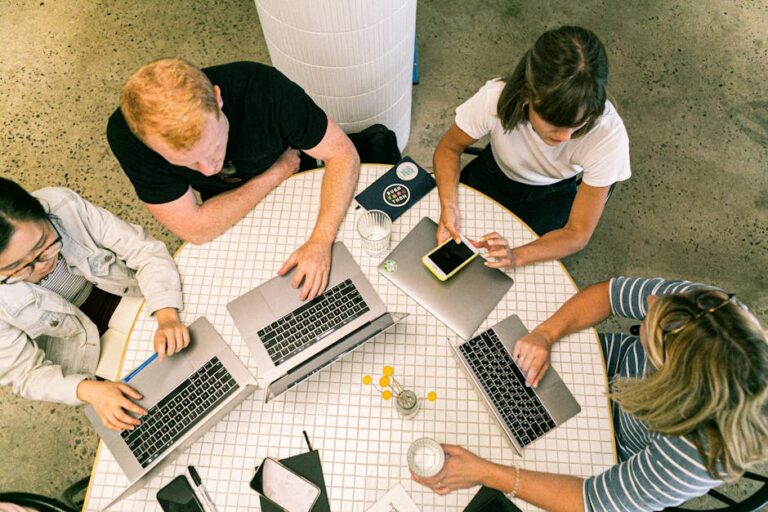 pexels-photo-3277808-poczatki-w-start-upie-bywaja-trudne-start-up